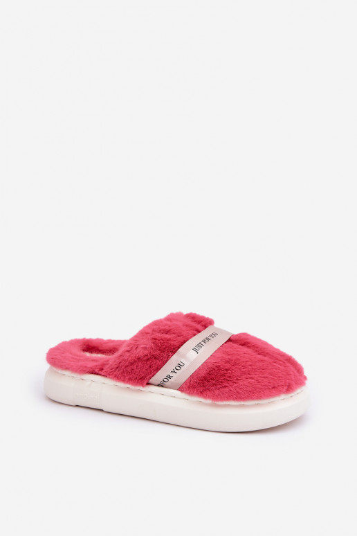 Chinelo com pelúcia e salto decorado na cor rosa Savalithea