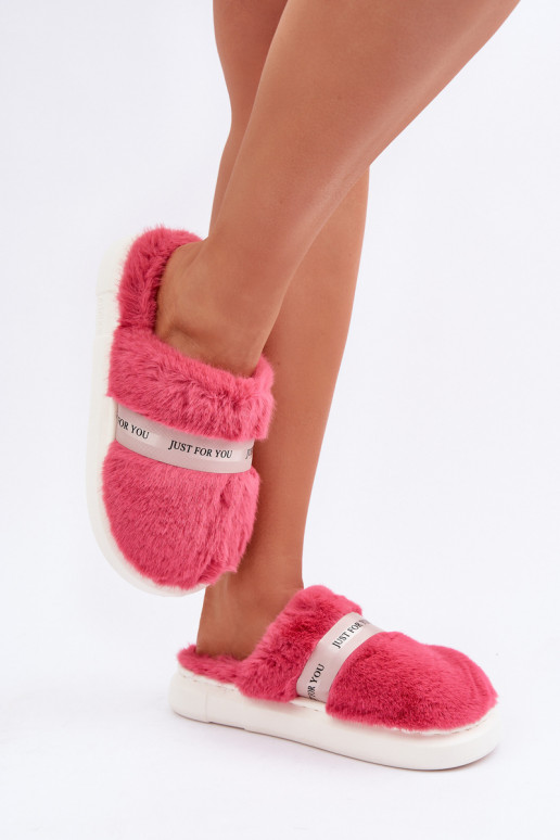 Chinelo com pelúcia e salto decorado na cor rosa Savalithea