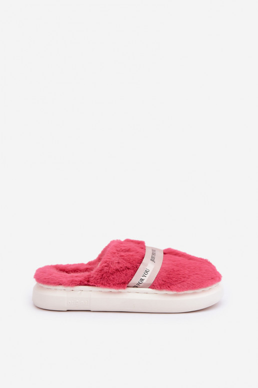 Chinelo com pelúcia e salto decorado na cor rosa Savalithea