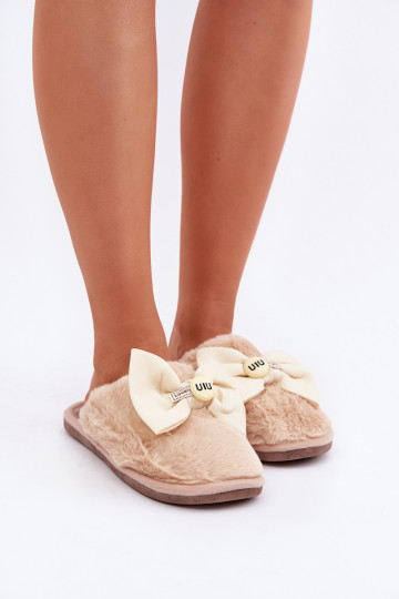 Chinelo feminino com pelinho I Lankas na cor areia Olfedi