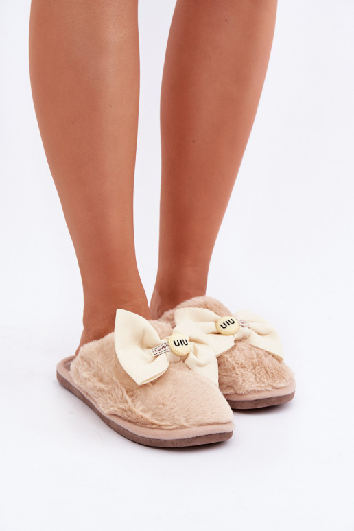 Chinelo feminino com pelinho I Lankas na cor areia Olfedi
