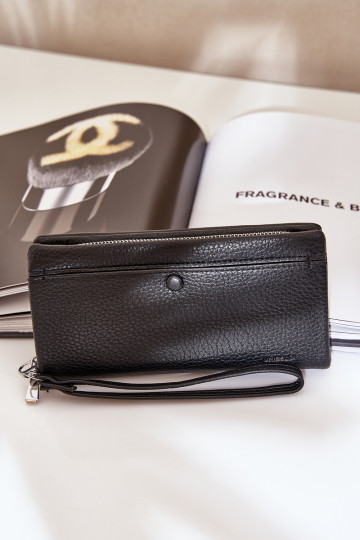 Carteira feminina grande com uma impressão de couro ecológico cor preta Tem que serrtiel