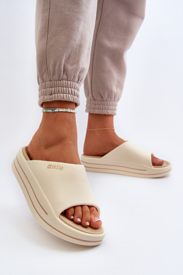 Chinelos femininos com uma plataforma Big Star NN274A034 bege