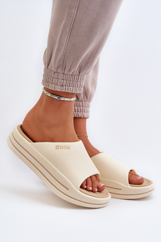 Chinelos femininos com uma plataforma Big Star NN274A034 bege Chinelos femininos com uma plataforma Big Star NN274A034 bege