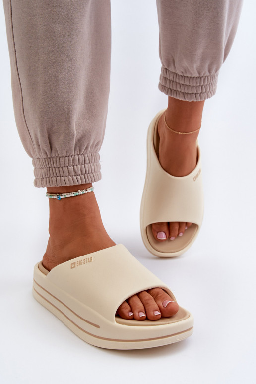 Chinelos femininos com uma plataforma Big Star NN274A034 bege Chinelos femininos com uma plataforma Big Star NN274A034 bege