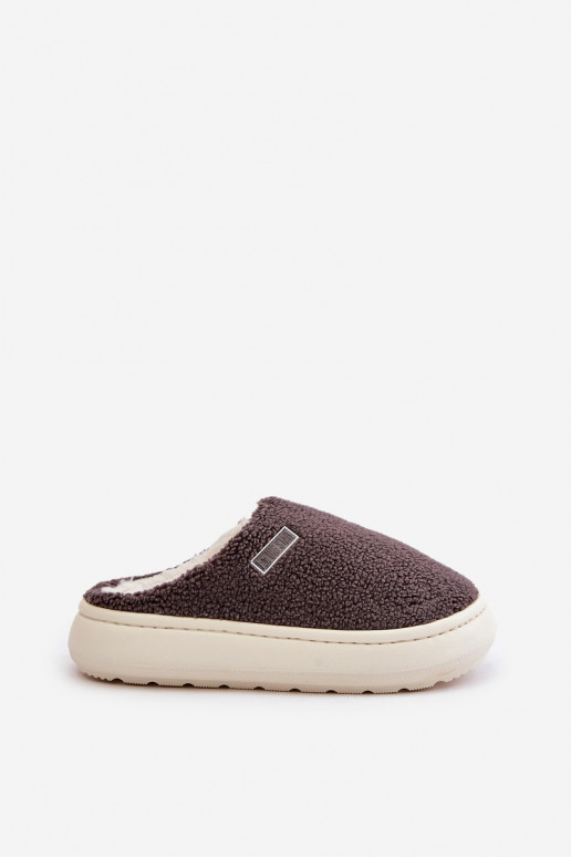 Chinelos aquecidos com sola grossa... Chinelos aquecidos com sola grossa...