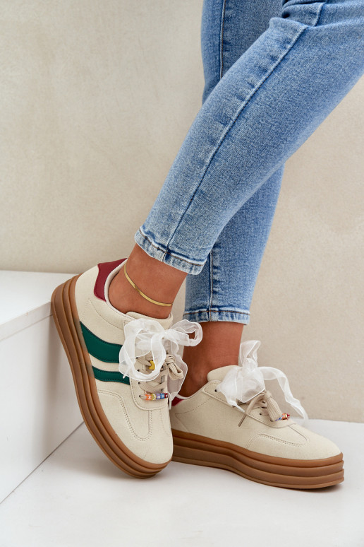 À modalo de tênis Feminino Z Przypinkami bege Jariana