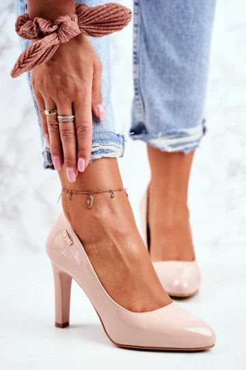 Sapato Feminino Sergio Leone com efeito verniz com salto bege Campbell 2