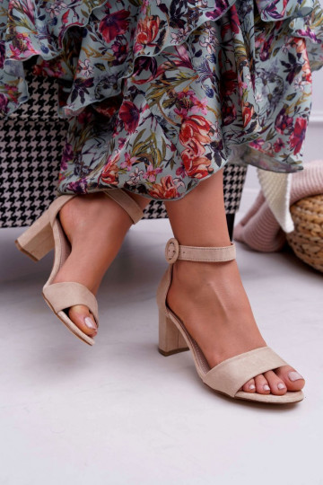 Sandálias femininas de camurça e salto alto bege Lexi 2