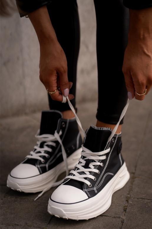 Tênis modelo Mulher com solas... Tênis modelo Mulher com solas...