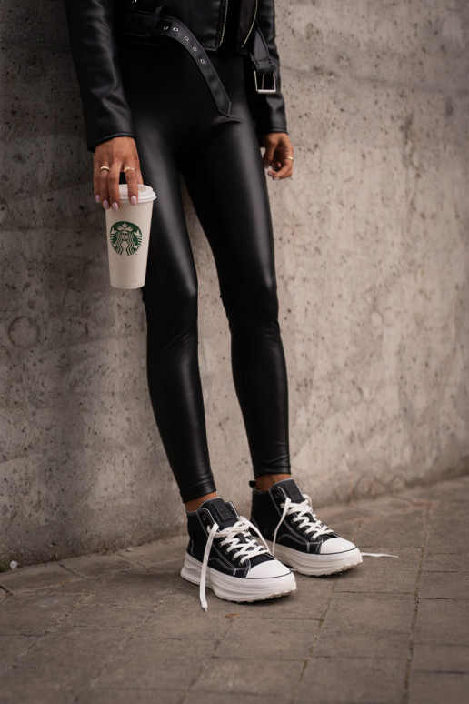 Tênis modelo Mulher com solas... Tênis modelo Mulher com solas...