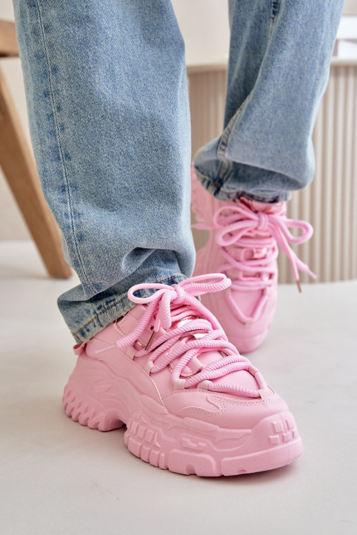 Ankle boots com efeito envernizado...