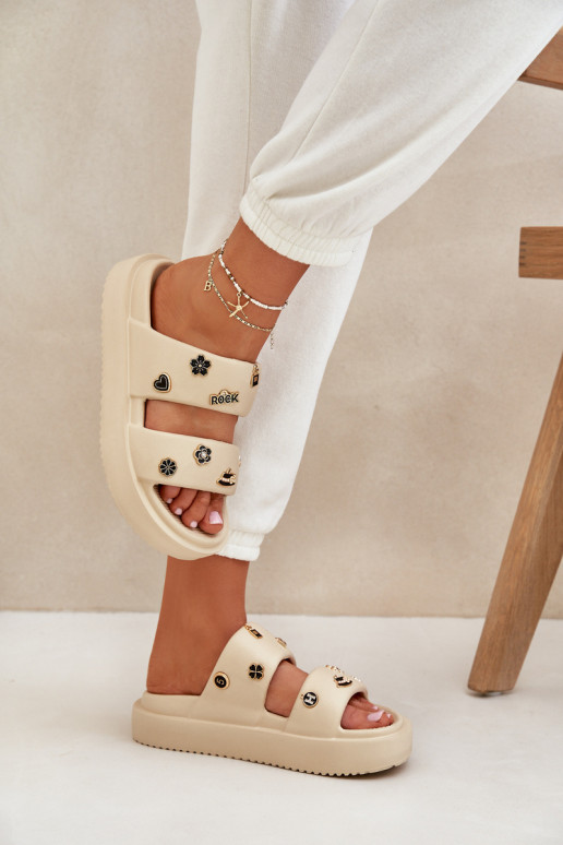 Chinelos leves Chinelos femininos Z Przypinkami bege Ravanala