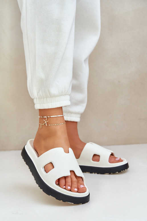 Chinelos leves Chinelos Com recortes cor branca Neladith