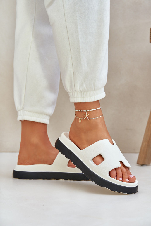 Chinelos leves Chinelos Com recortes cor branca Neladith