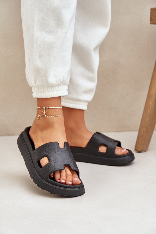 Chinelos leves Chinelos Com recortes cor preta Neladith