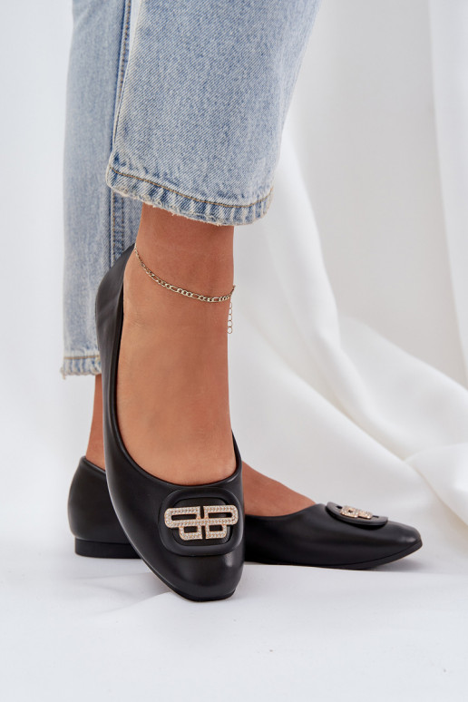 Bailarinas Em sola plana com enfeites cor preta Ainoria