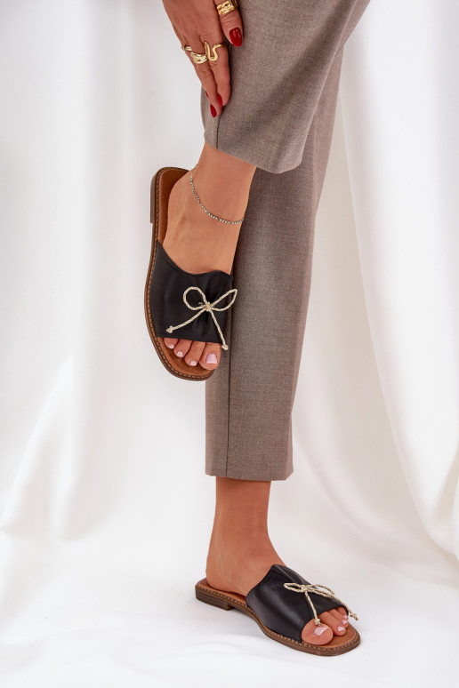 Chinelos Em sola plana decorar Kokardką cor preta Deonelis