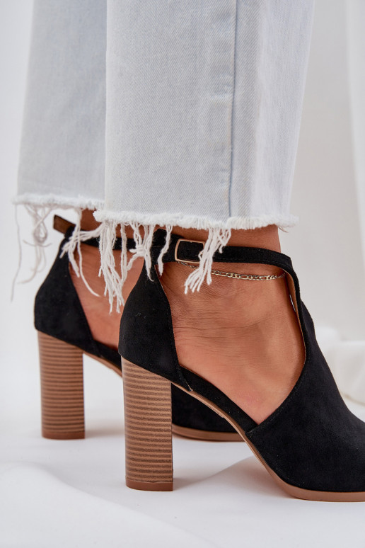 sandálias com salto Z de camurça ecológicau cor preta Lanadriena sandálias com salto Z de camurça ecológicau cor preta Lanadriena