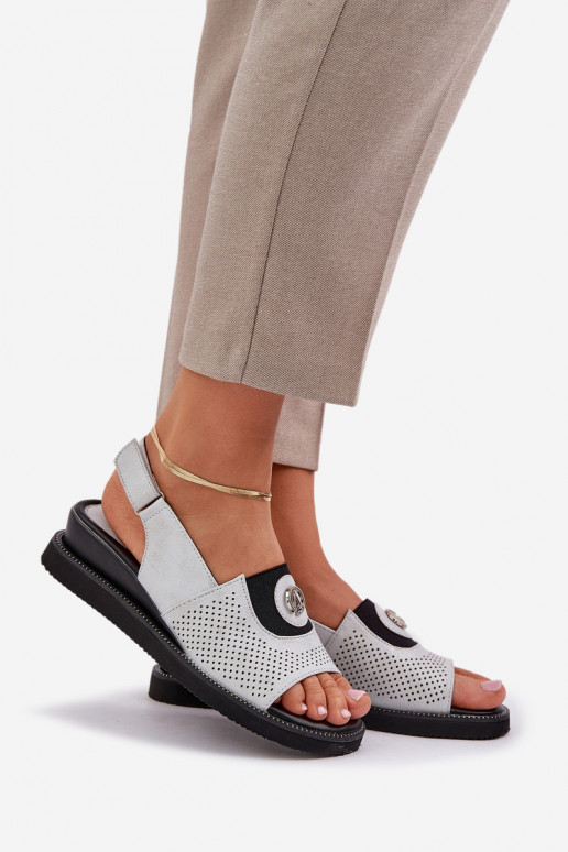 Sandálias femininas com uma plataforma cor prata Isnnoria