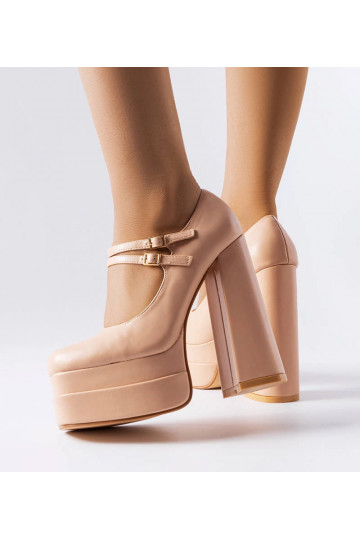 Sapatos de salto alto bege...