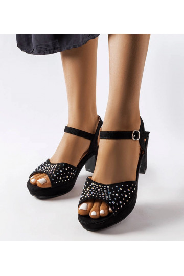 Sandálias de Salto Preto... 2