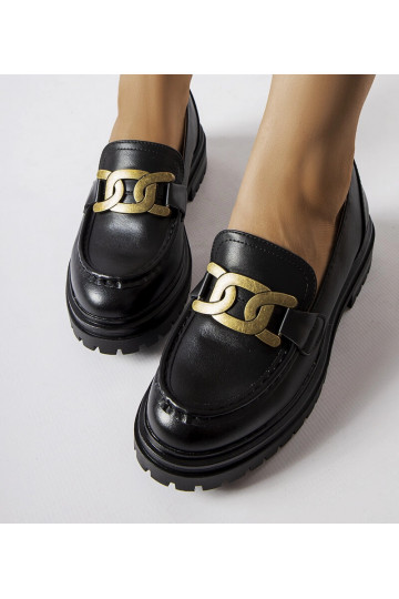 Mocassins pretos decorados... 2