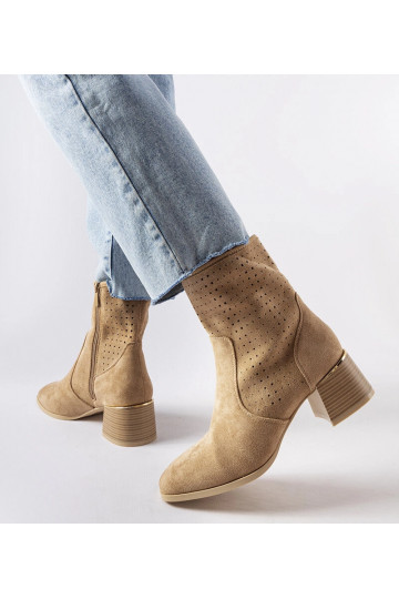 Botins bege com cano...
