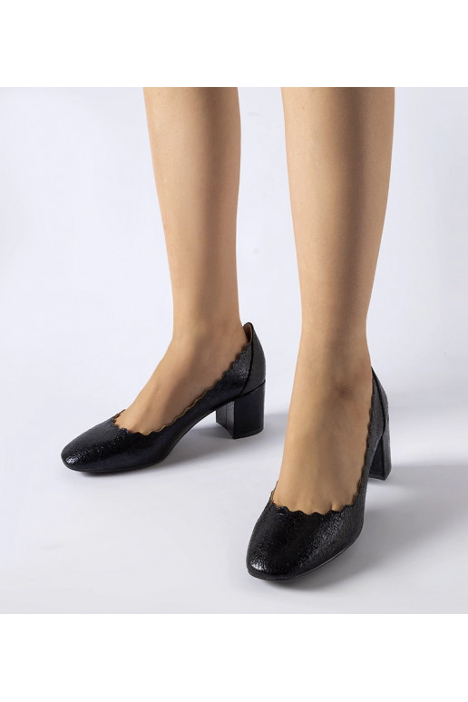 Sapatos pretos com salto bloco da... Sapatos pretos com salto bloco da...