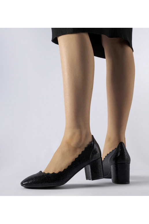 Sapatos pretos com salto bloco da... Sapatos pretos com salto bloco da...