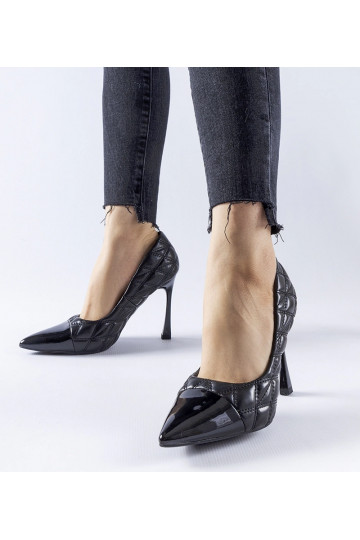 Salto Benito preto acolchoado