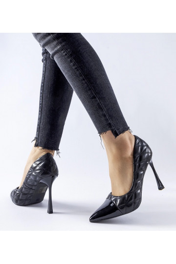 Salto Benito preto acolchoado 2