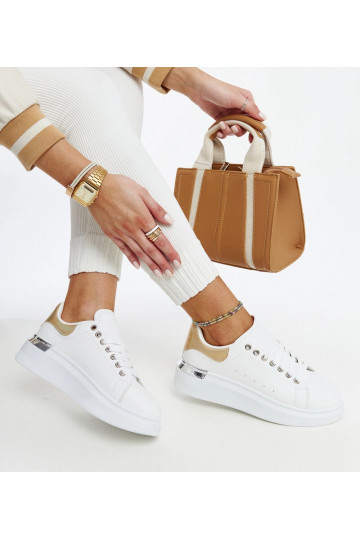 Tênis esportivo branco com... 2