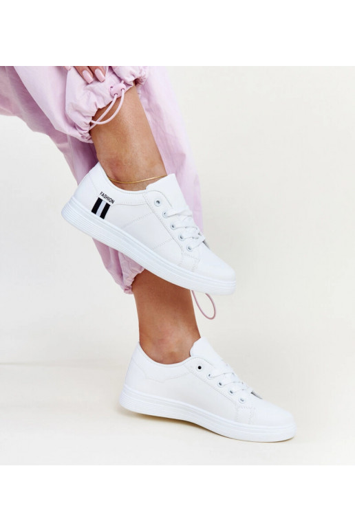 Tênis feminino branco com cadarço,...