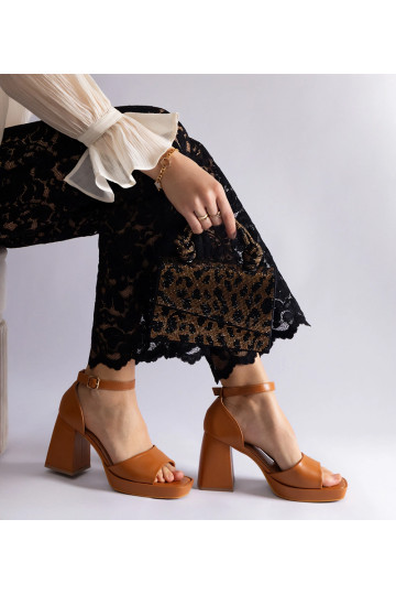 Sandália Isolina salto...