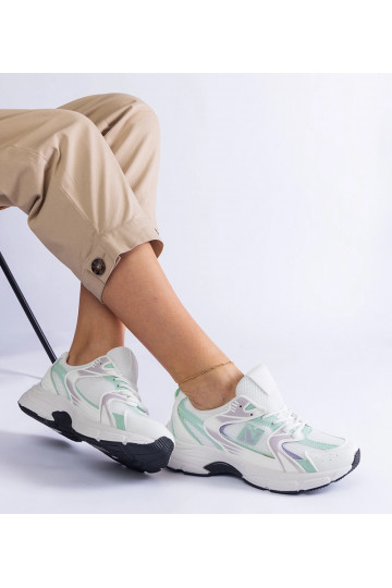 Tênis esportivo feminino...