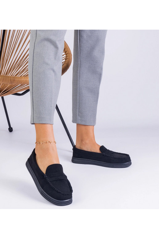 Sapatos femininos pretos de camurça...