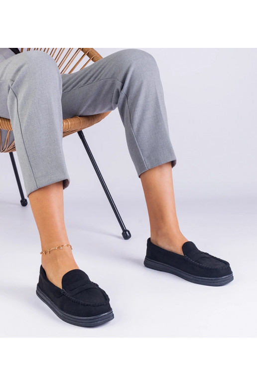 Sapatos femininos pretos de camurça...