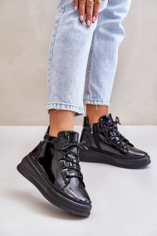 Tênis esportivos com efeito de verniz... Tênis esportivos com efeito de verniz...