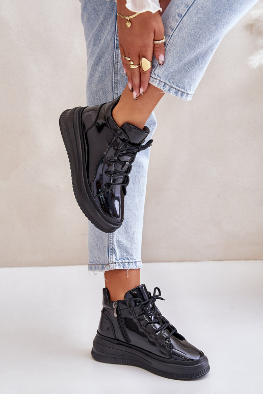 Tênis esportivos com efeito de verniz... Tênis esportivos com efeito de verniz...