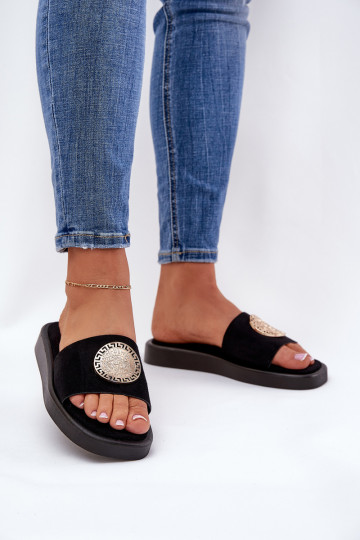 sandalias femininas com detalhes dourados cor preta Kaliora 2