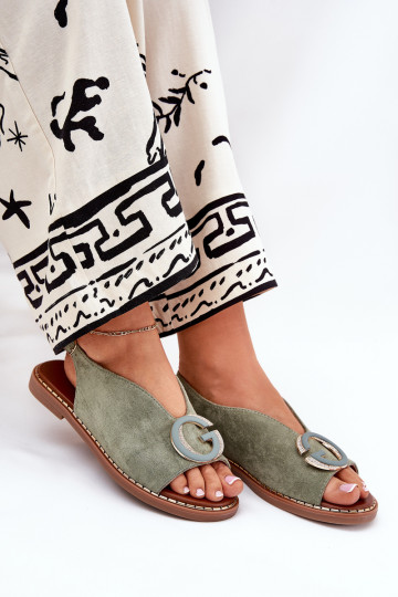 Sandálias rasteiras com enfeites cor verde Haliones