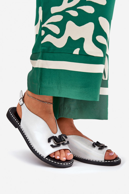 sandálias com salto largo com enfeites de couro ecológico cor prata Tillireta sandálias com salto largo com enfeites de couro ecológico cor prata Tillireta