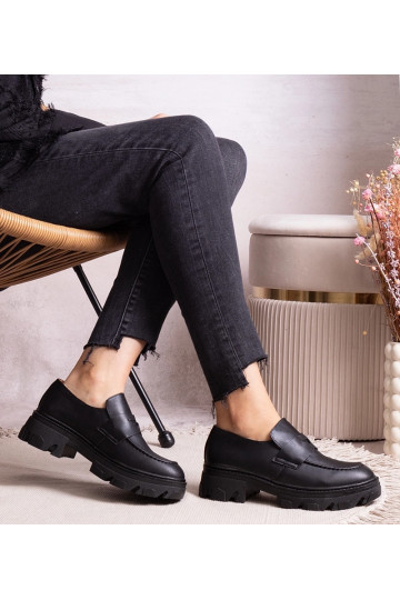 Sapatos pretos de eco couro... 2