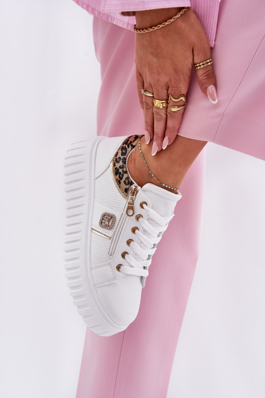 tênis Feminino com uma plataforma de couro ecológico com padrões de pele de leopardo cor branca Velionna