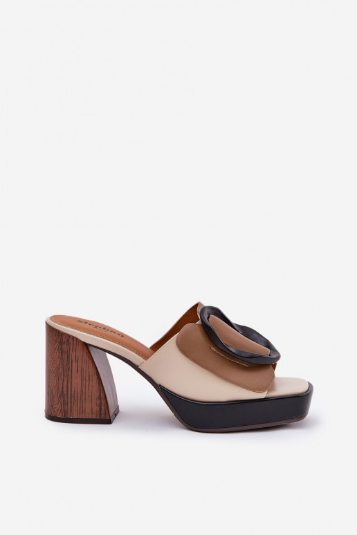 Chinelos femininos Habilitado SłupkoParaym Obcasie com fivelas bege Amuria