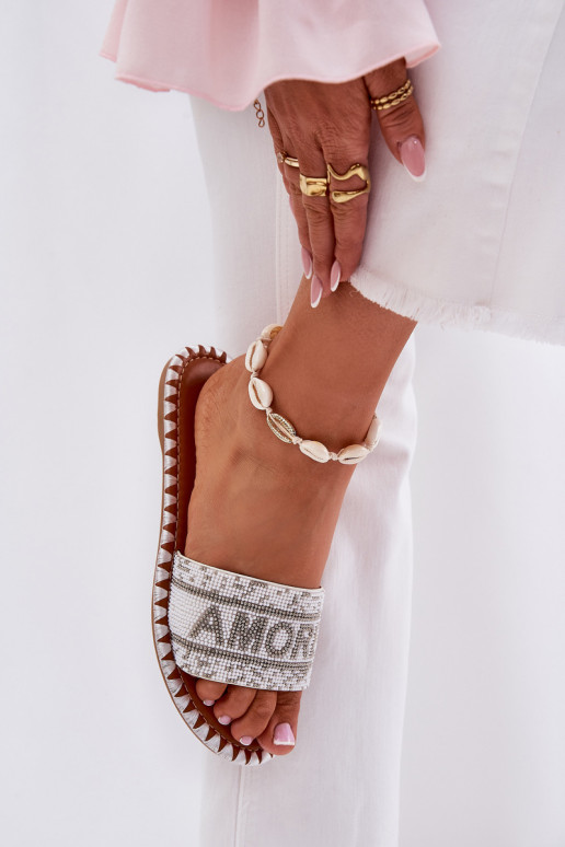 Chinelos femininos com salto largo Com decoração cor branca Dorfedi