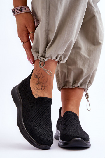 Tênis femininos slip-on pretos Adiora
