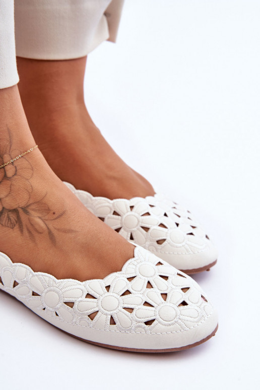 Sapatos brilhantes com aberturas cor branca Visionary