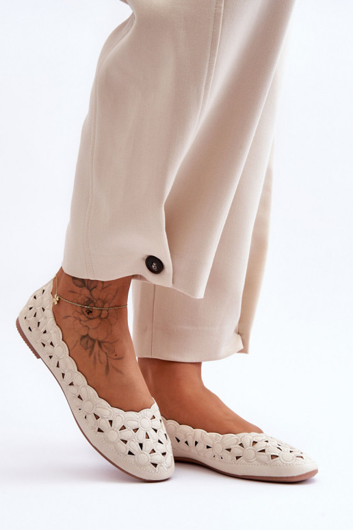 Sapatos brilhantes com aberturas bege Visionary Sapatos brilhantes com aberturas bege Visionary